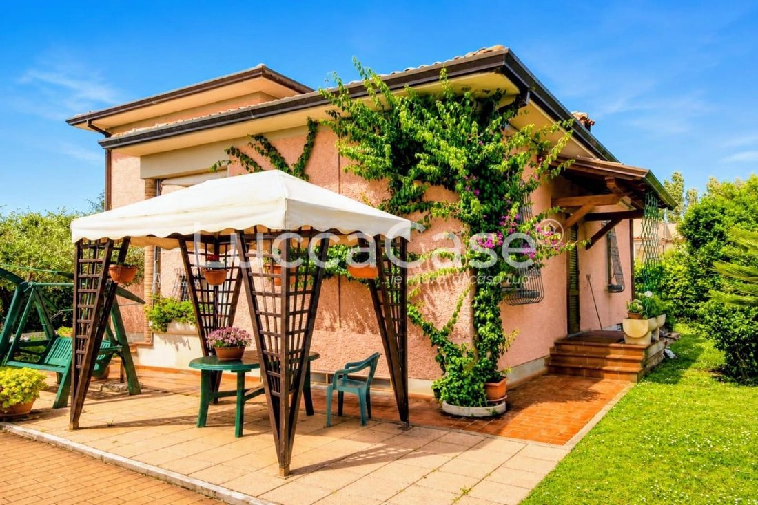 House in Camaiore, Tuscany, Italy 3 - 18236227