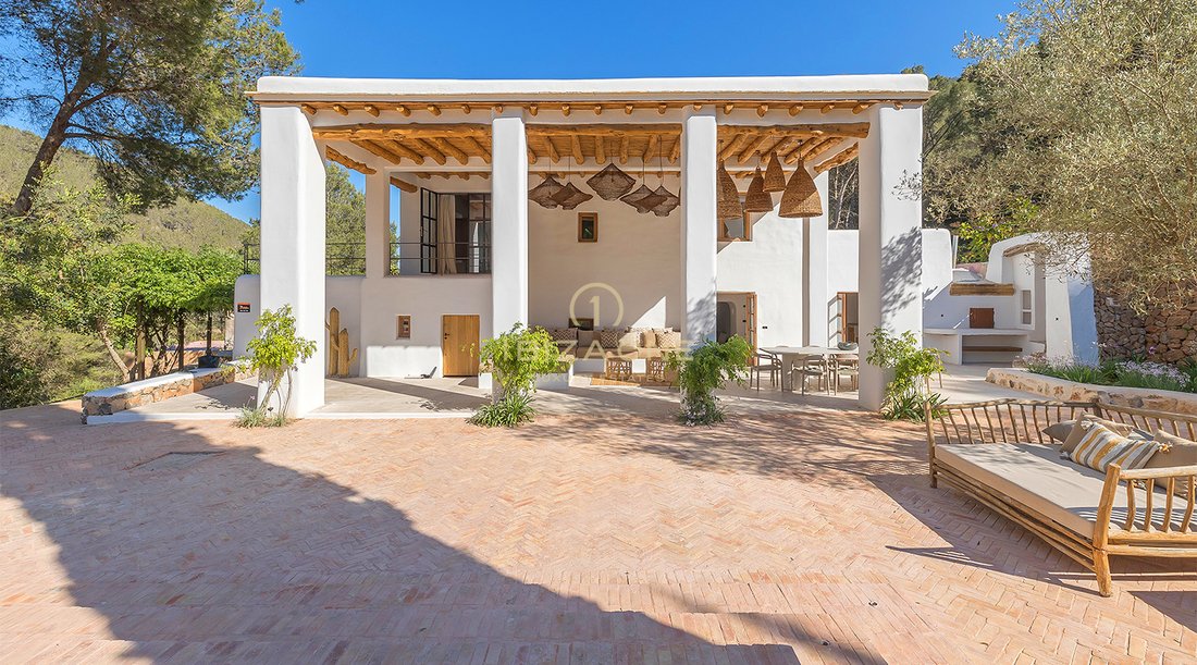 Finca in Santa Eularia des Riu, Balearic Islands, Spain 2 - 17530713