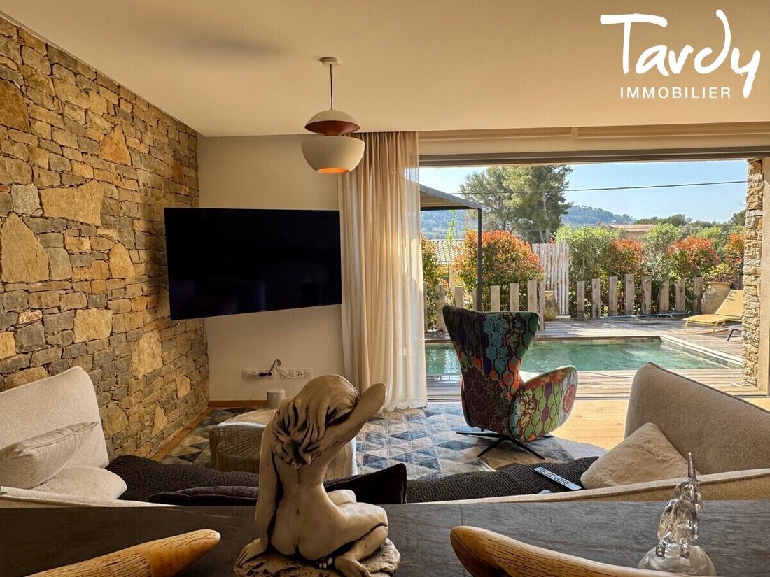Villa in La Cadiere-d'Azur, Provence-Alpes-Côte d'Azur, France 3 - 18236399