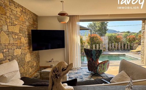Villa in La Cadiere-d'Azur, Provence-Alpes-Côte d'Azur, France 1