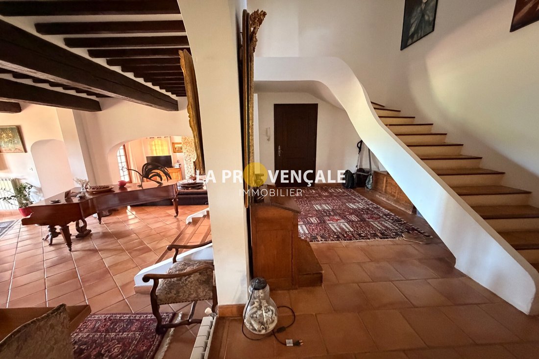 Villa in Châteauneuf-le-Rouge, Provence-Alpes-Côte d'Azur, France 4 - 18237393