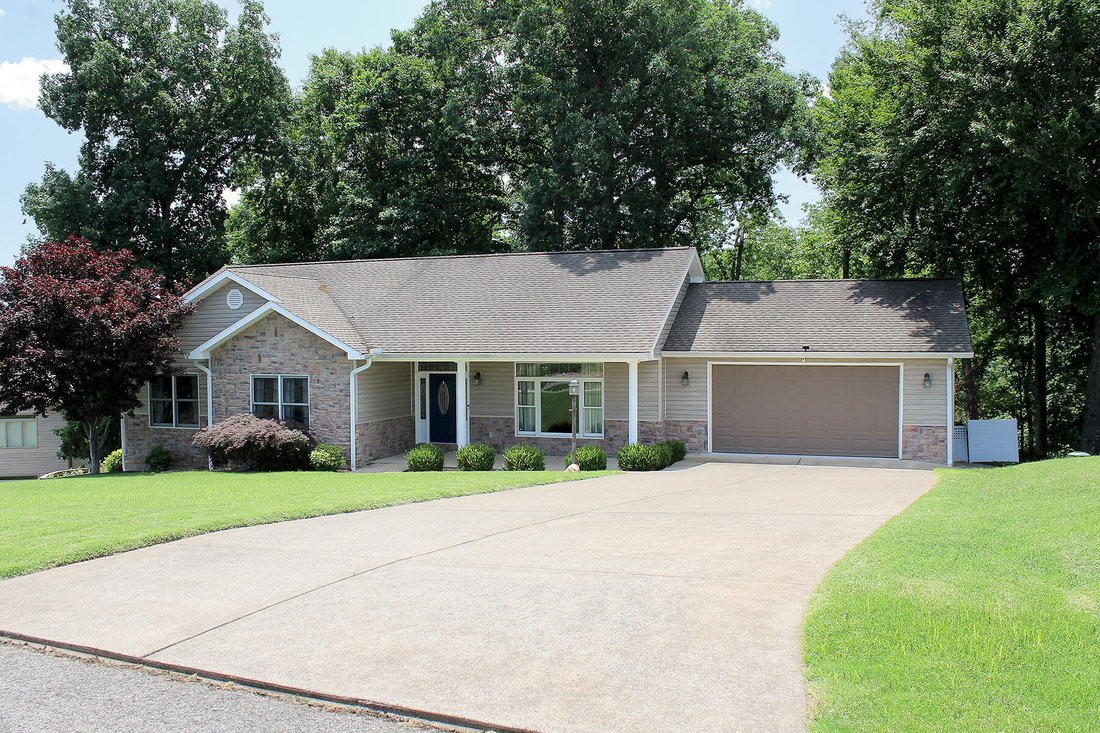House in Cadiz, Kentucky, United States 1 - 18241522