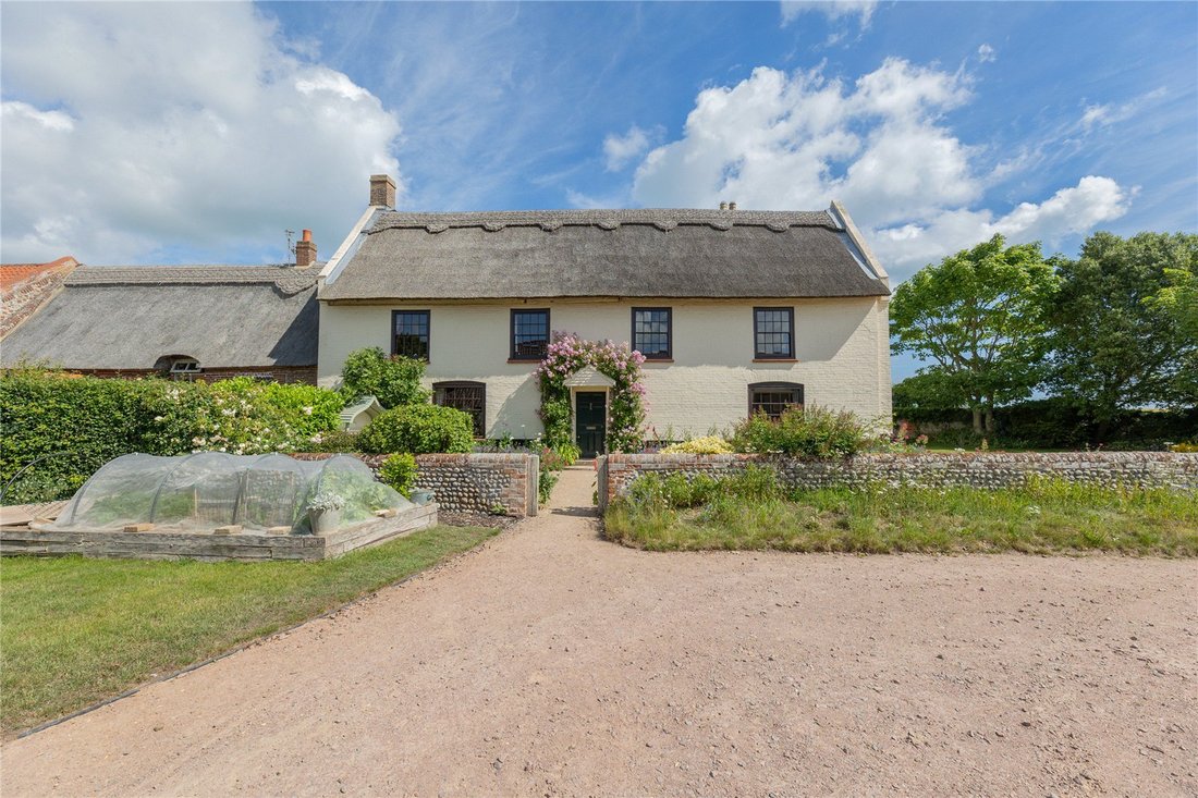 House in Happisburgh, England 1 - 17645171