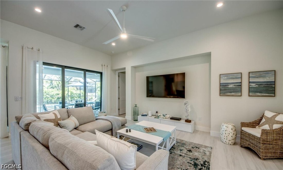 House in Cape Coral, Florida, United States 5 - 18235675