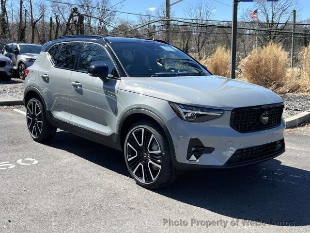Volvo XC40 in Calverton, NY, United States 1 - 18237042