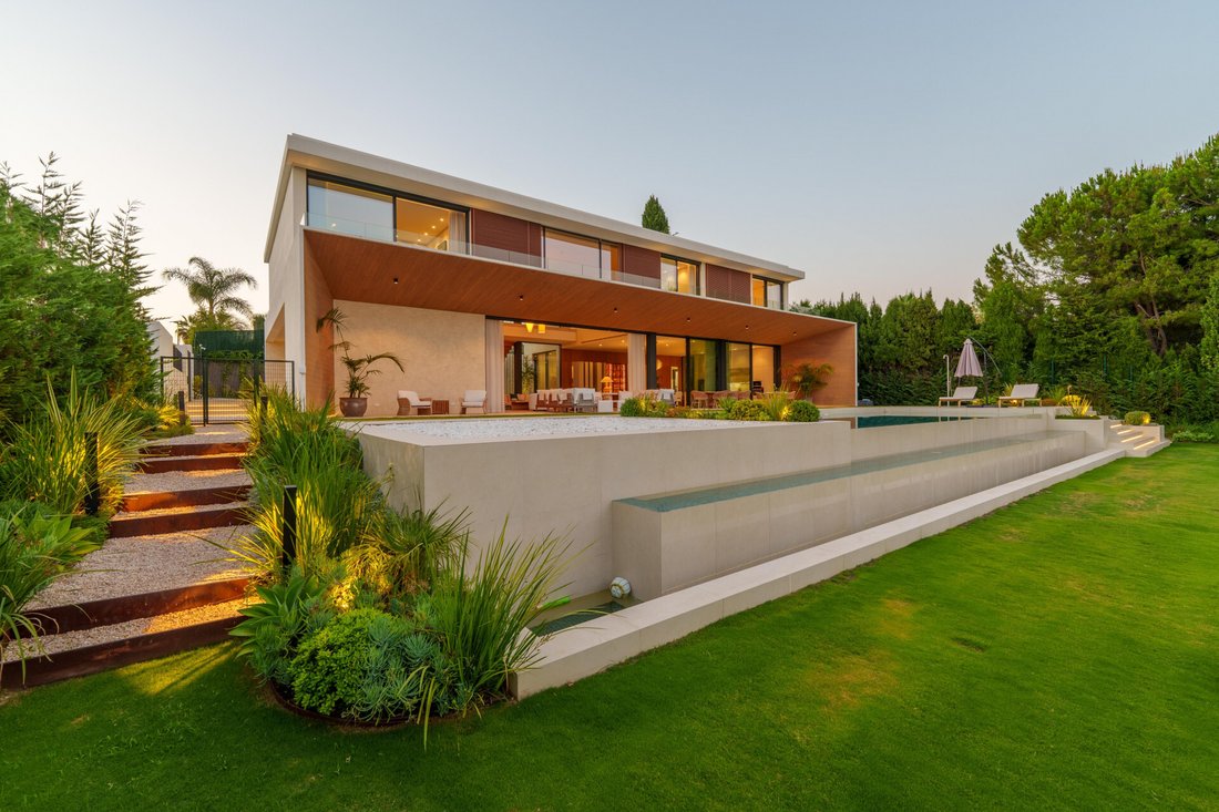 Villa in Guadalmina Alta, San Pedro de Alcantara, Spain 3 - 18237373