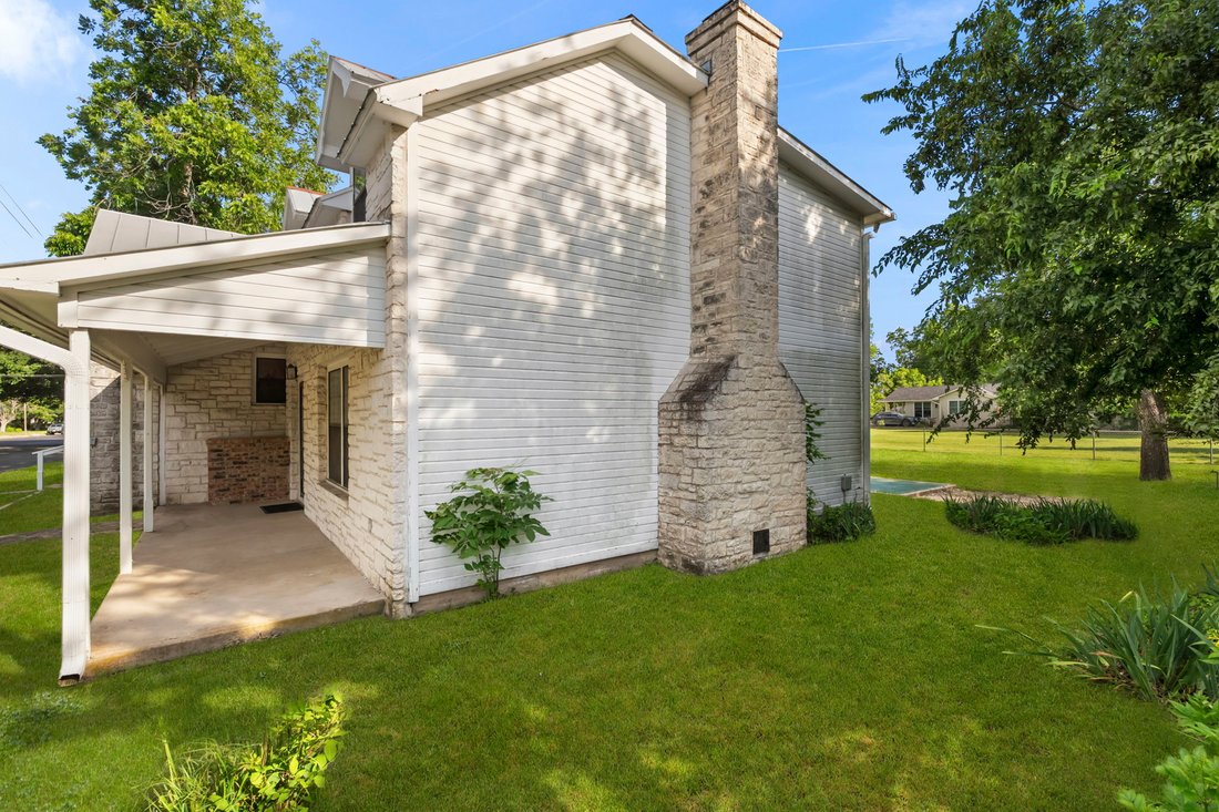 House in Fredericksburg, Texas, United States 5 - 18239712