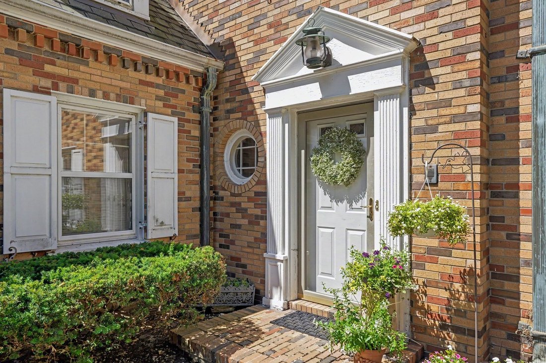 House in Joliet, Illinois, United States 4 - 18244488
