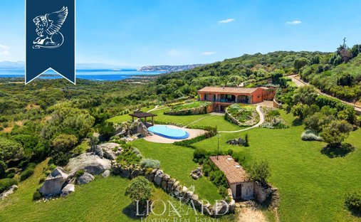 Villa à Porto Pollo, Sardaigne, Italie 1