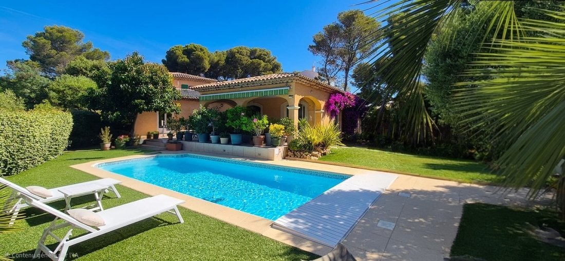 Villa in Le Dramont-Agay-Anthéor-Le Trayas, Saint-Raphaël, France 1 - 18236809