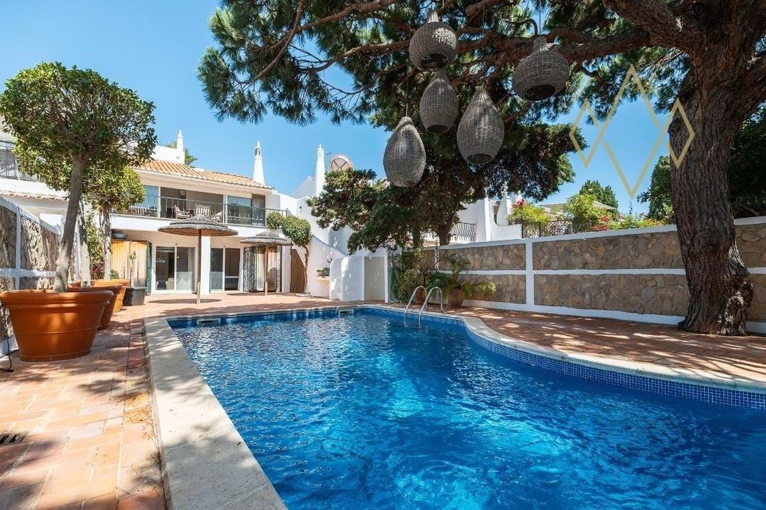 Townhouse in Vale do Lobo, Almancil, Portugal 1 - 18240644