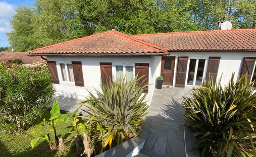 Villa in Saint-Martin-de-Seignanx, Nouvelle-Aquitaine, France 1