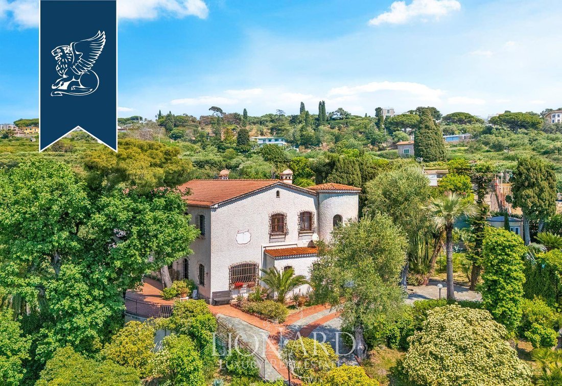 Villa in Bordighera, Liguria, Italy 1 - 18246051