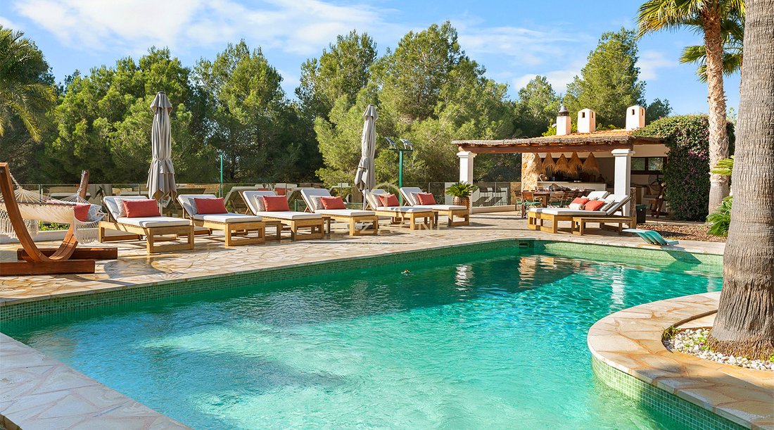Finca in Jesus, Santa Eularia des Riu, Balearic Islands 2 - 17530739