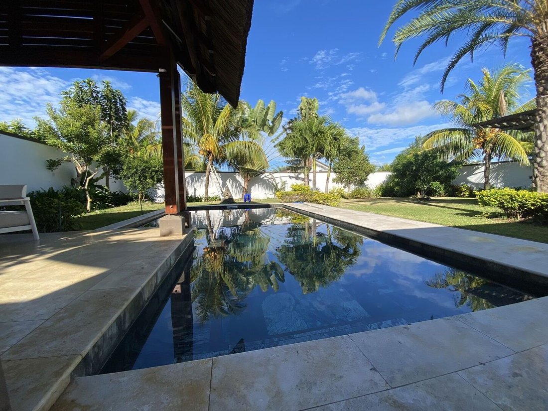 Villa in Grand Baie, Rivière du Rempart District, Mauritius 2 - 18237954