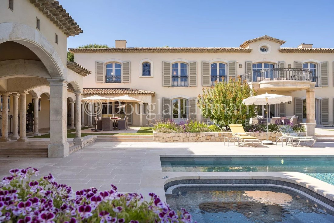 Villa in Antibes, Provence-Alpes-Côte d'Azur, France 2 - 18239446