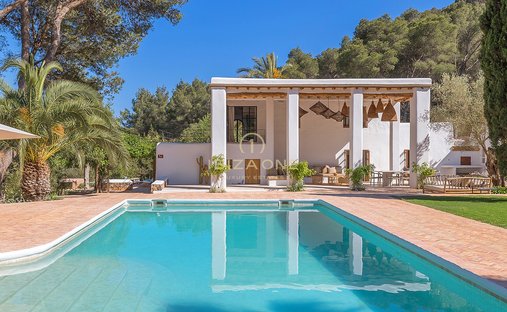 Finca in Santa Eularia des Riu, Balearic Islands, Spain 1