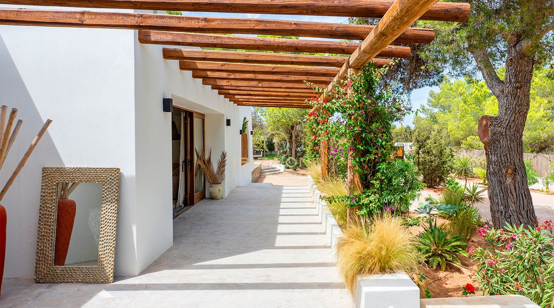 Villa in Sant Agusti des Vedra, Sant Josep de sa Talaia, Balearic Islands 2 - 17532458
