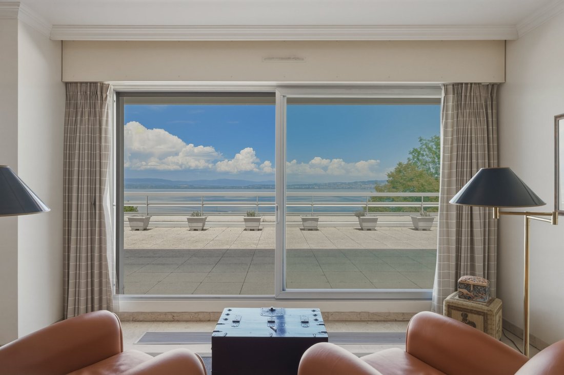 Apartment in Bord du Lac, Evian-les-Bains, France 2 - 18238572