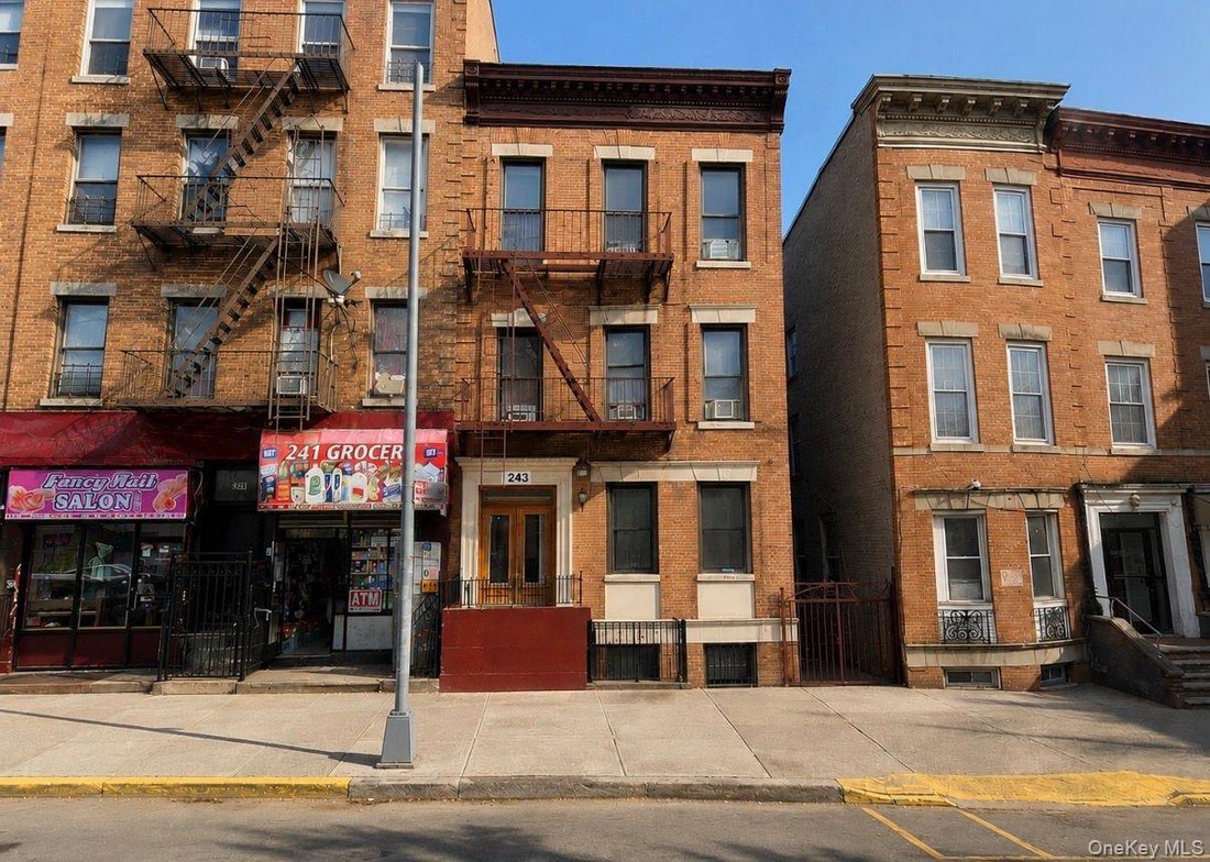House in New York, New York, United States 1 - 18244656