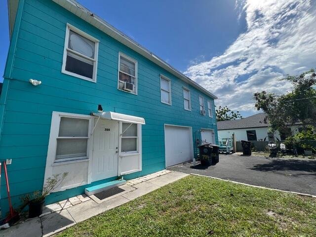 West Palm Beach, Florida, United States 4 - 18241597