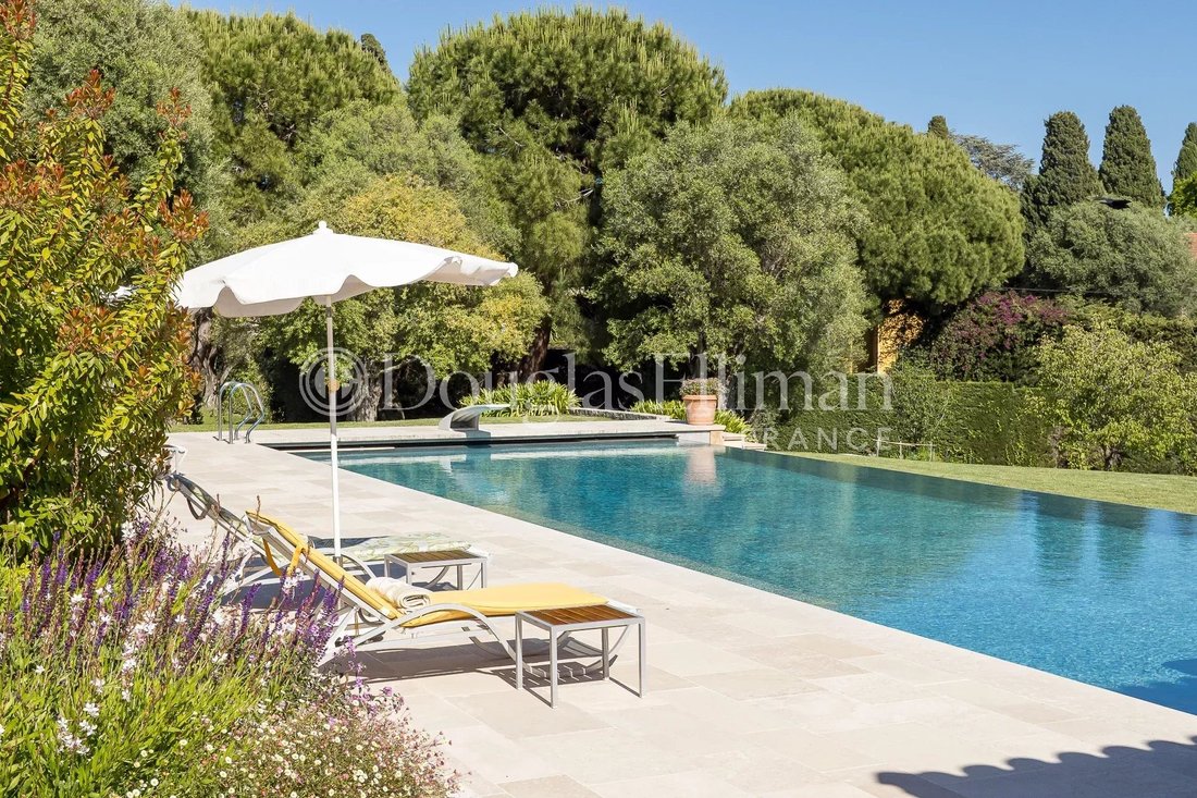 Villa in Antibes, Provence-Alpes-Côte d'Azur, France 3 - 18239446