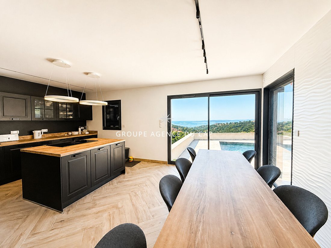 Villa in Les Issambres, Roquebrune-sur-Argens, France 4 - 18239963