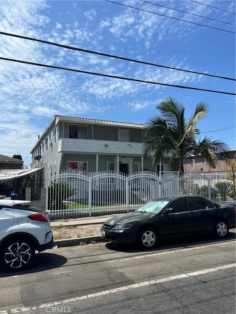 Los Angeles, California, United States 1 - 18245158