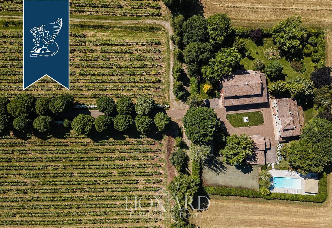 Villa in Formigine, Emilia-Romagna, Italy 5 - 18245879