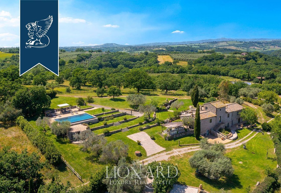 Villa in Vitorchiano, Lazio, Italy 1 - 18245873