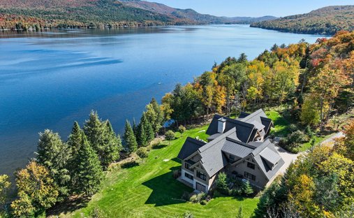 House in Mont-Tremblant, Quebec, Canada 1