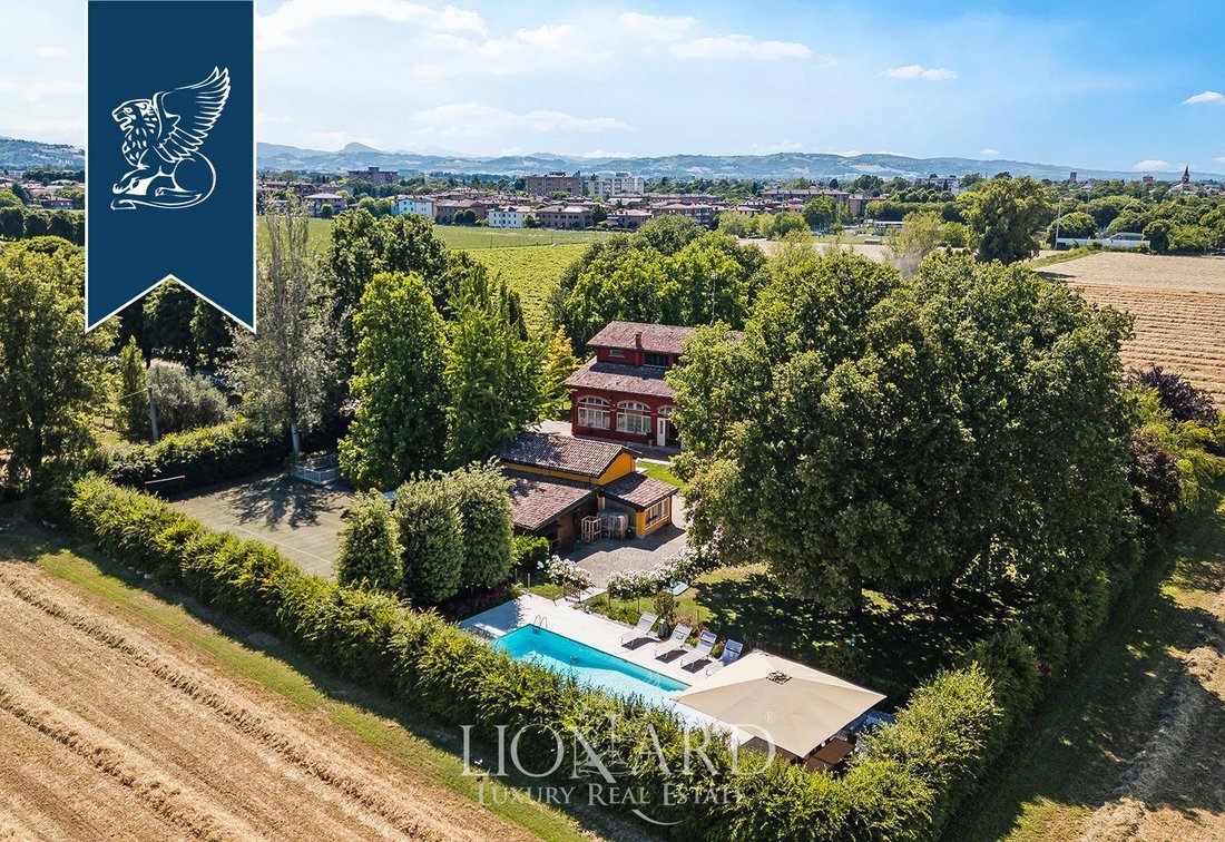Villa in Formigine, Emilia-Romagna, Italy 2 - 18245879
