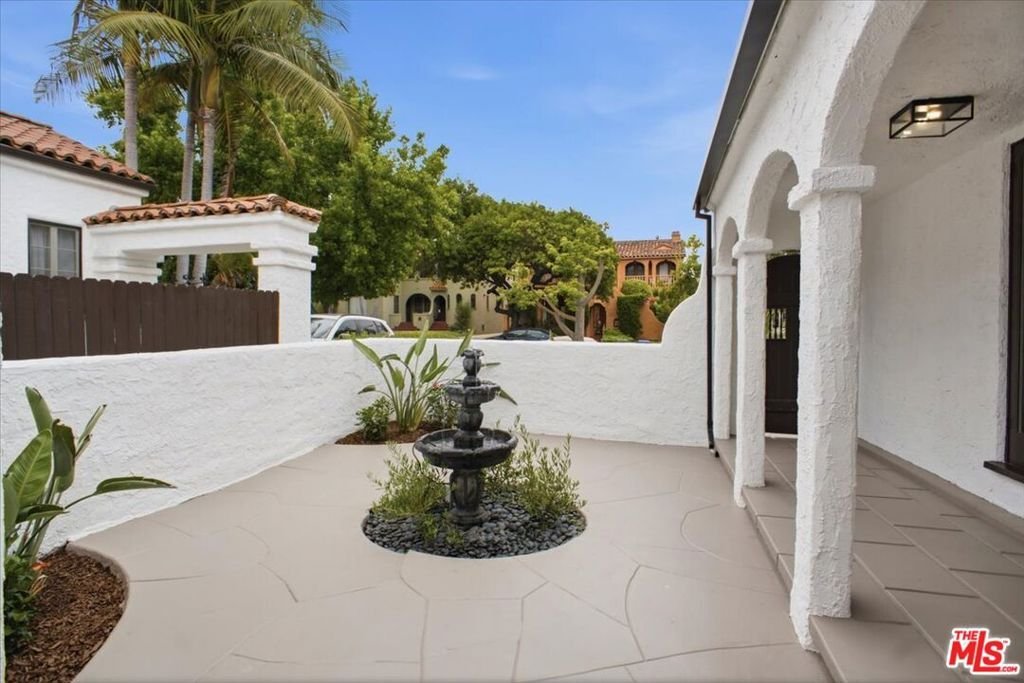 House in Los Angeles, California, United States 3 - 18245048