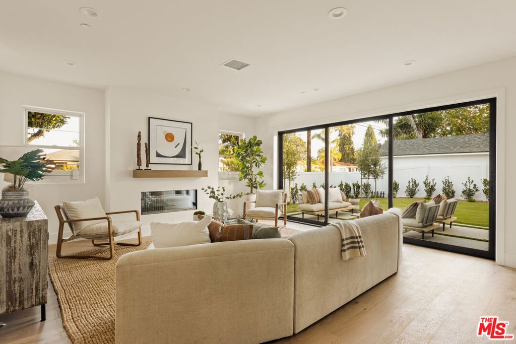 House in Los Angeles, California, United States 4 - 18244975