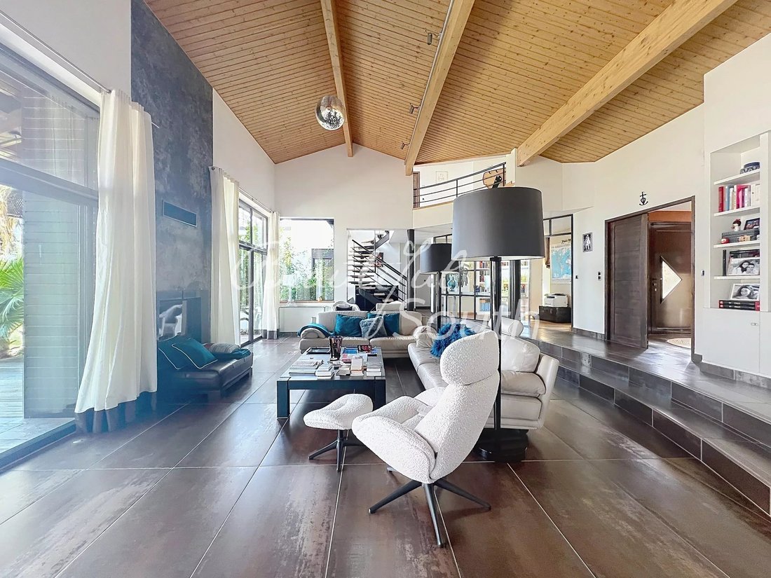 Villa in Pollestres, Occitania, France 4 - 18239358