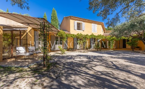 Tenuta a Roussillon, Provenza-Alpi-Costa Azzurra, Francia 1