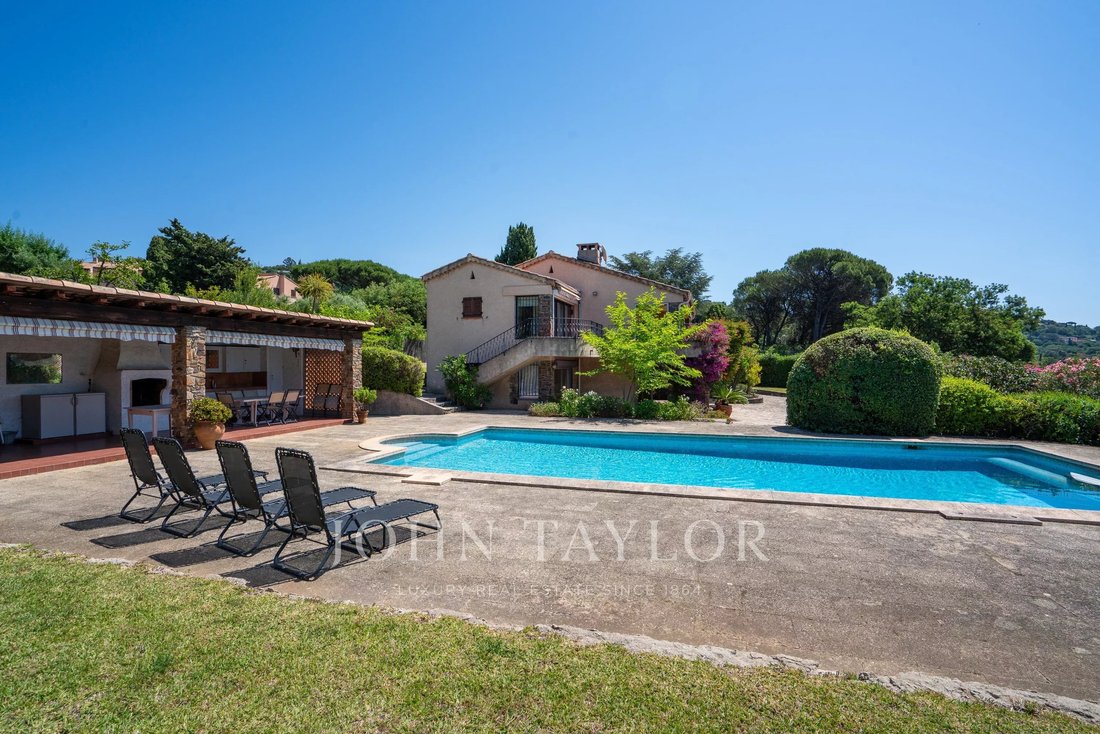 Estate in La Croix-Valmer, Provence-Alpes-Côte d'Azur, France 4 - 18236464