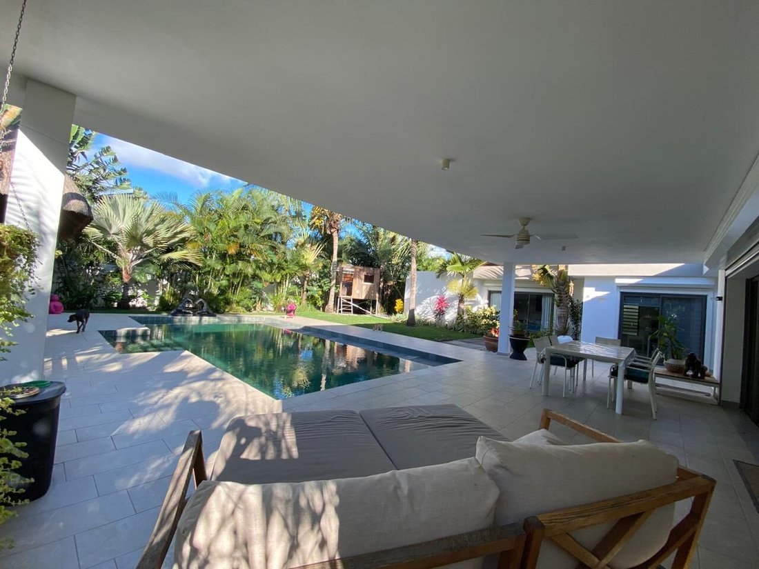 Villa in Grand Baie, Rivière du Rempart District, Mauritius 1 - 18237363