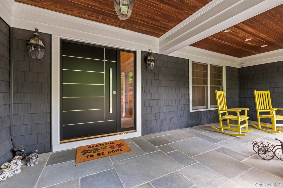House in Syosset, New York, United States 1 - 18240825