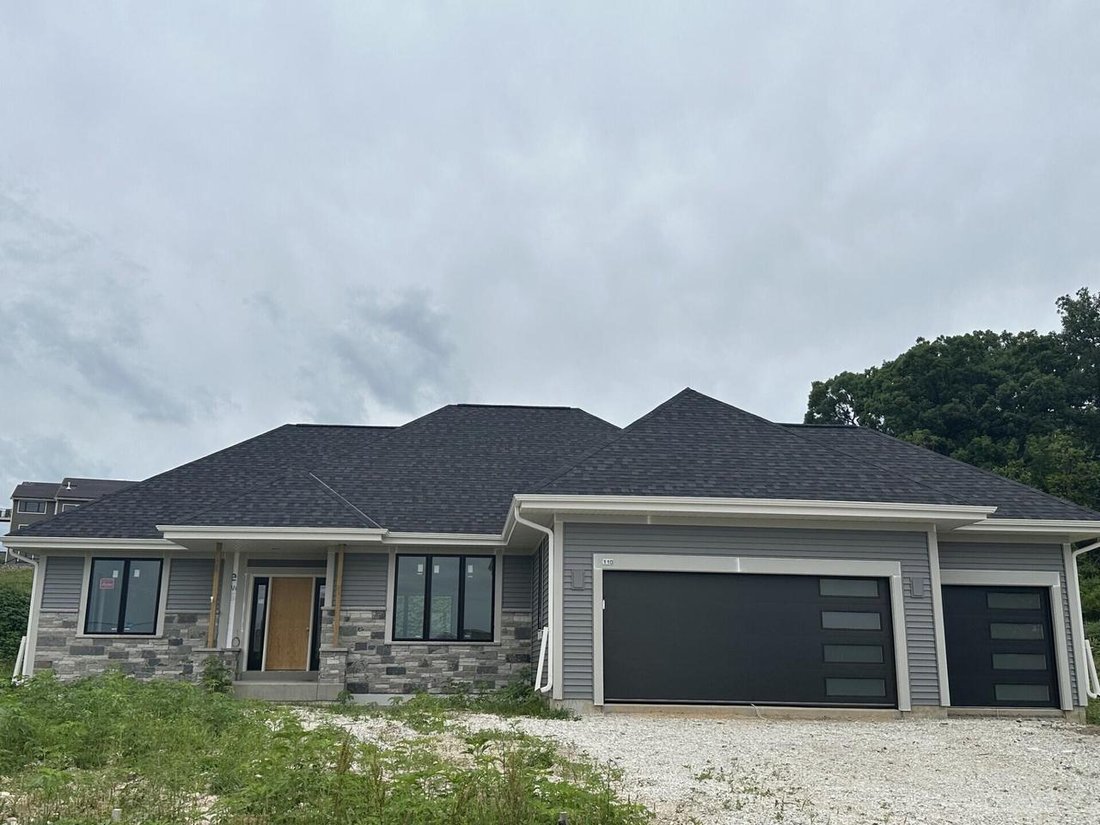 House in Waukesha, Wisconsin, United States 1 - 17787194