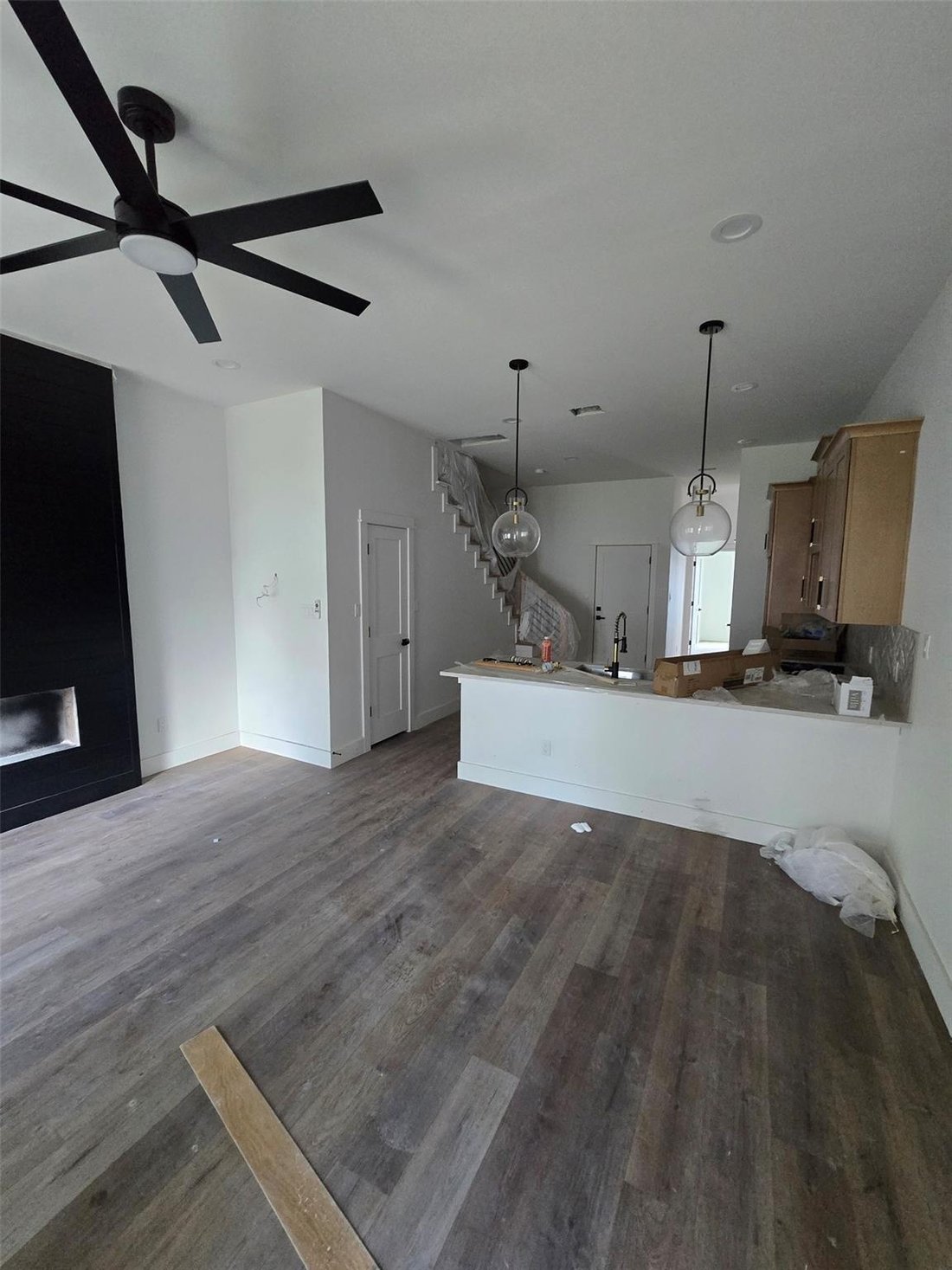 Houston, Texas, United States 4 - 18244337