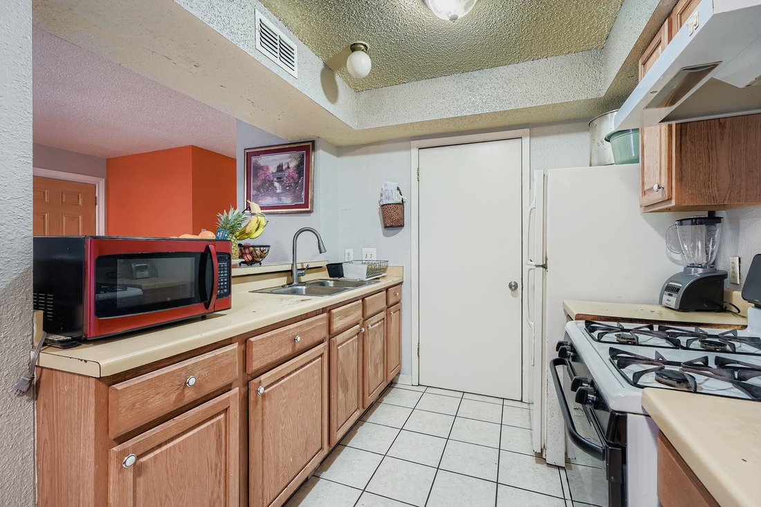 Austin, Texas, United States 4 - 18244062