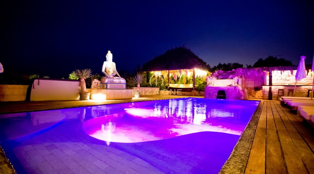 Villa à Santa Eulària des Riu, Îles Baléares, Espagne 3 - 17532133