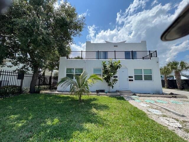 West Palm Beach, Florida, United States 1 - 18241589
