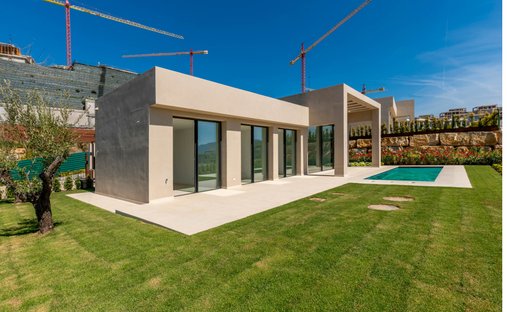 Villa in Benahavis, Andalusia, Spain 1