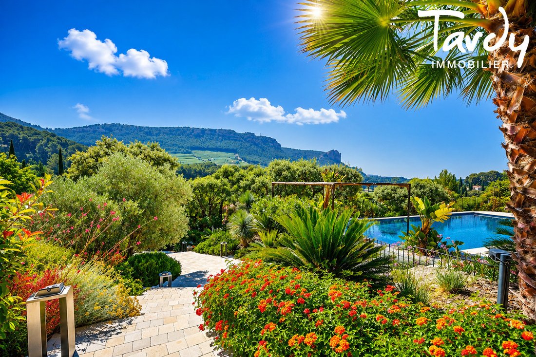 Estate in Peripherie, Cassis, France 2 - 18222843