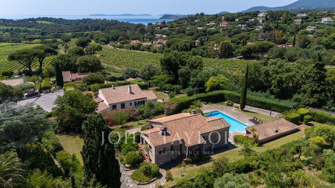 Estate in La Croix-Valmer, Provence-Alpes-Côte d'Azur, France 2 - 18236464