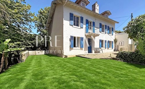 House in Halles-Hurlague, Biarritz, France 1