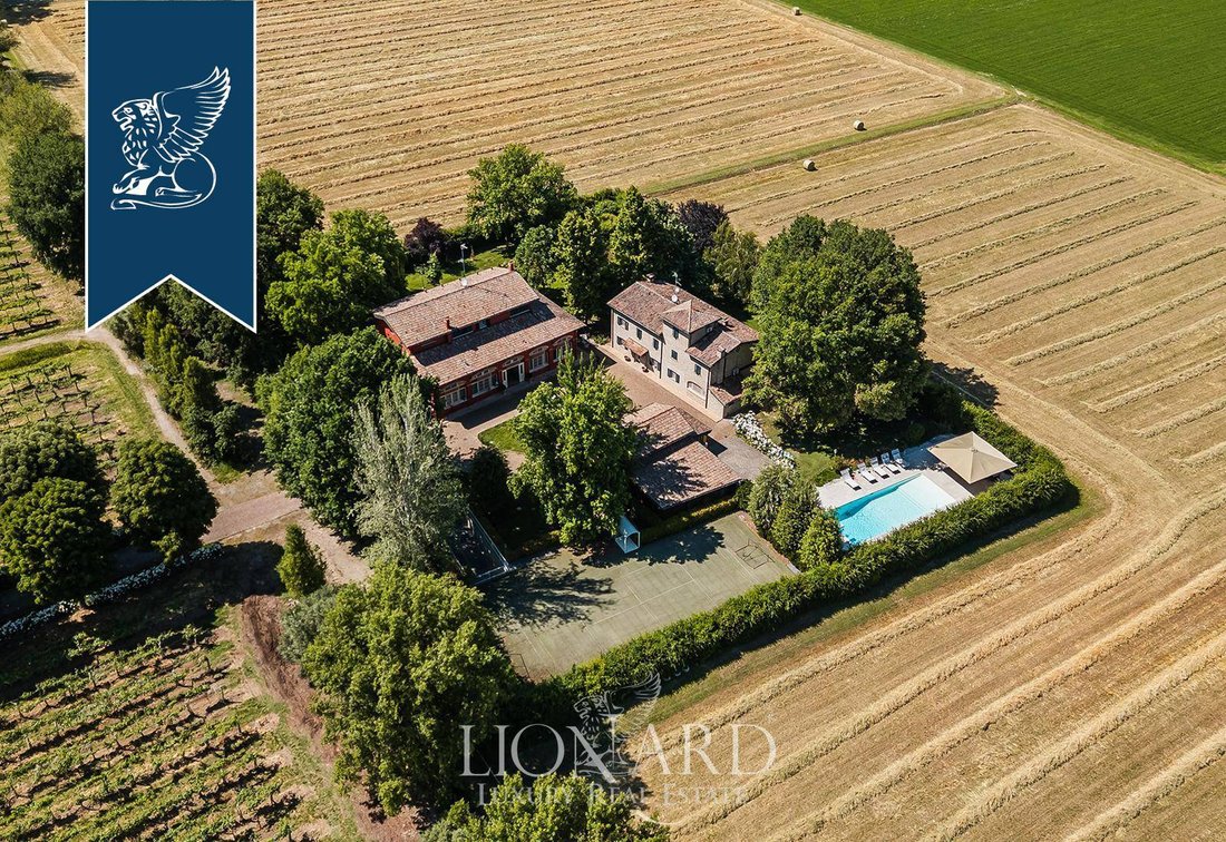 Villa in Formigine, Emilia-Romagna, Italy 3 - 18245879