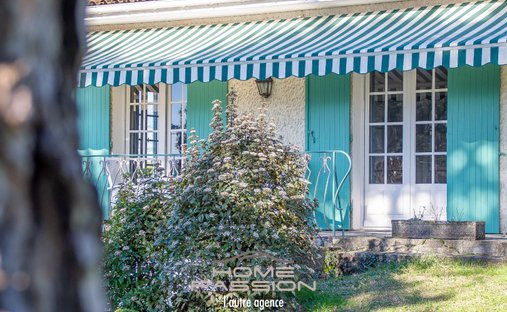 House in Saint-Palais-sur-Mer, Nouvelle-Aquitaine, France 1